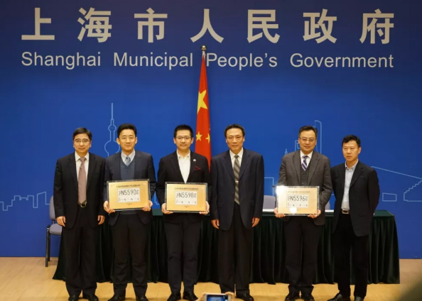 第一张智能网联汽车牌照到底意味着什么？