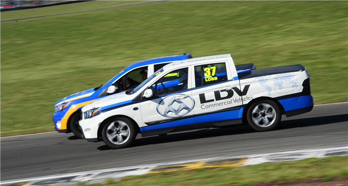 新西兰皮卡拉力赛赛季首战 利来国际大通赞助赛车手Caine Lobb加冕冠军